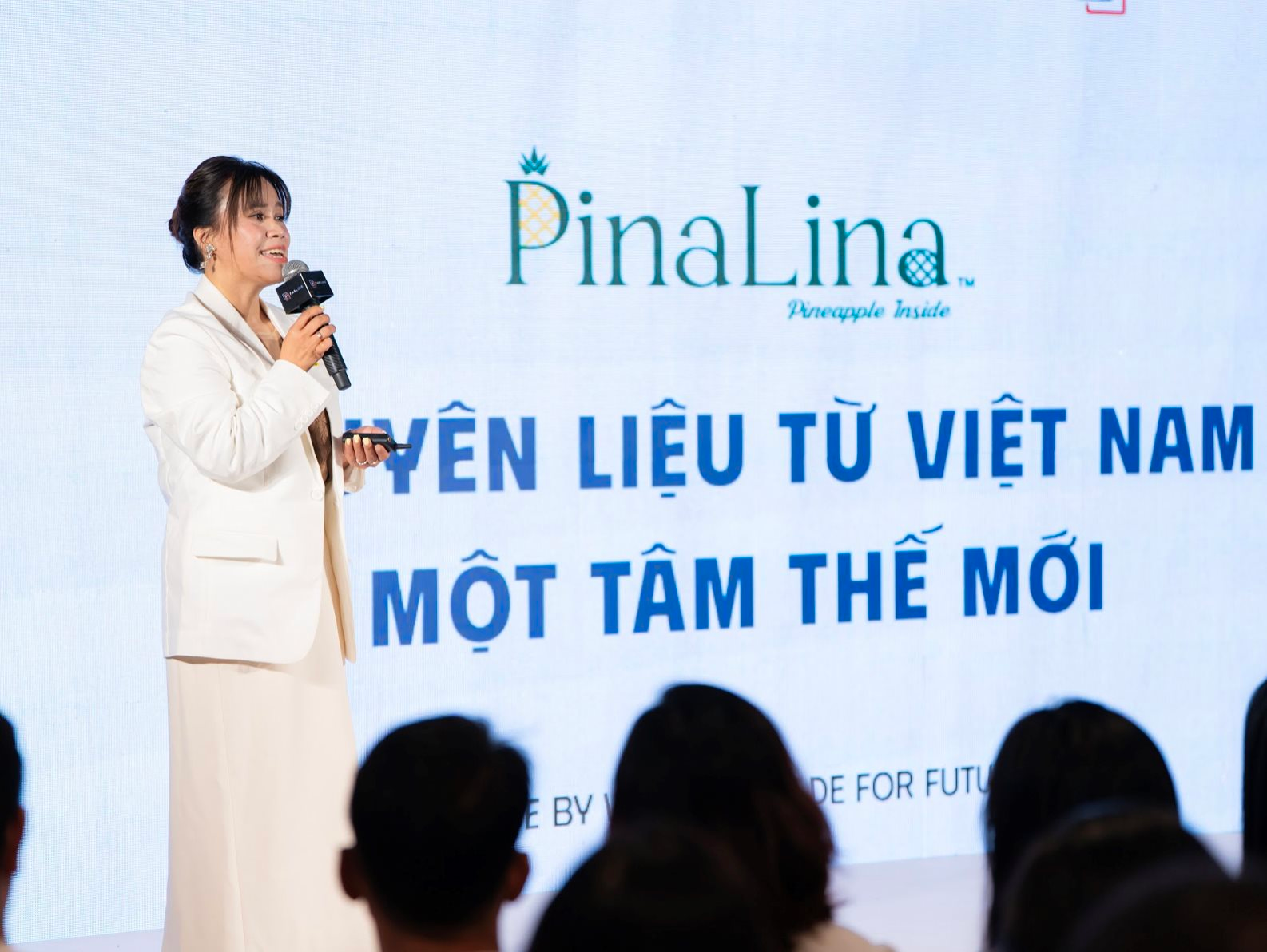 Từ cái áo, chiếc ghế đầu tiên làm từ cà phê... DN Việt Nam đã tận dụng thiên nhiên và sản xuất được quy mô công nghiệp- Ảnh 3. Từ cái áo, chiếc ghế đầu tiên làm từ cà phê... DN Việt Nam đã tận dụng thiên nhiên và sản xuất được quy mô công nghiệp- Ảnh 3.