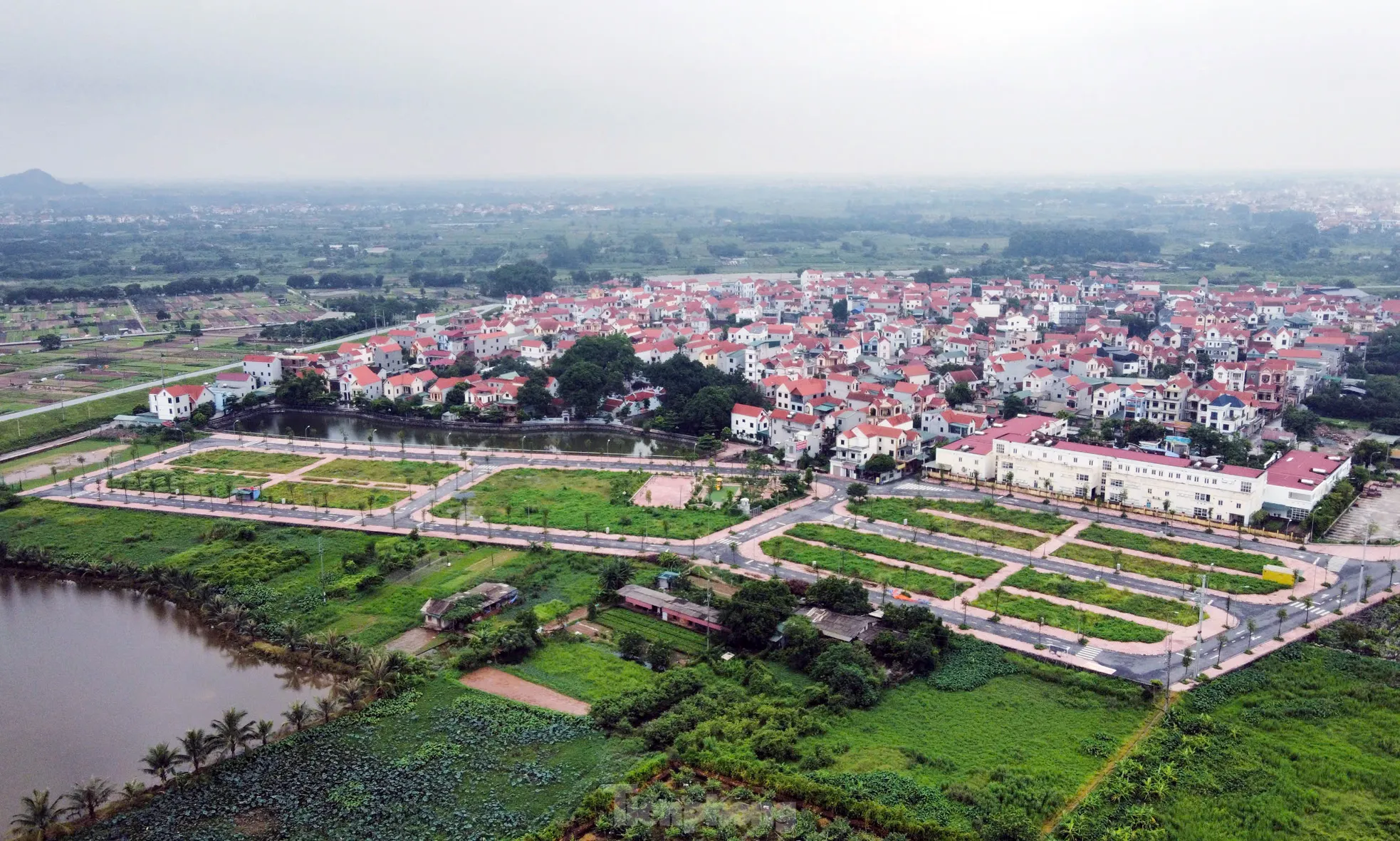 Hà Nội: Rầm rộ đấu giá đất rồi... bỏ hoang lãng phí- Ảnh 12. Hà Nội: Rầm rộ đấu giá đất rồi... bỏ hoang lãng phí- Ảnh 12.