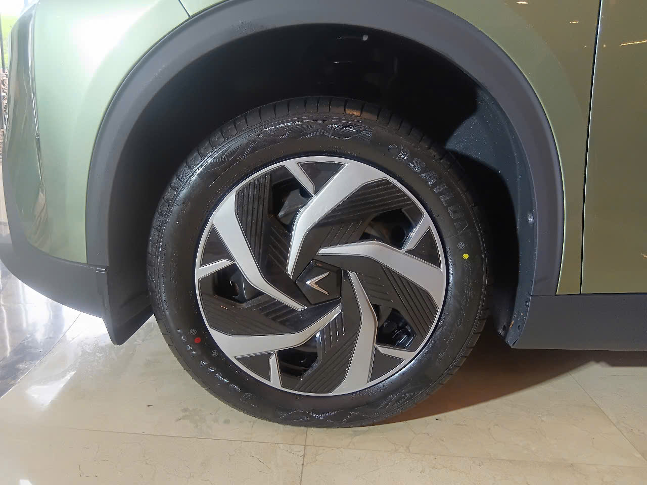 Sếp Sailun tự tin đấu Michelin, Bridgestone: ‘Cứ 10 người sẽ có 1 người dùng lốp Sailun tại Việt Nam’- Ảnh 7. Sếp Sailun tự tin đấu Michelin, Bridgestone: ‘Cứ 10 người sẽ có 1 người dùng lốp Sailun tại Việt Nam’- Ảnh 7.