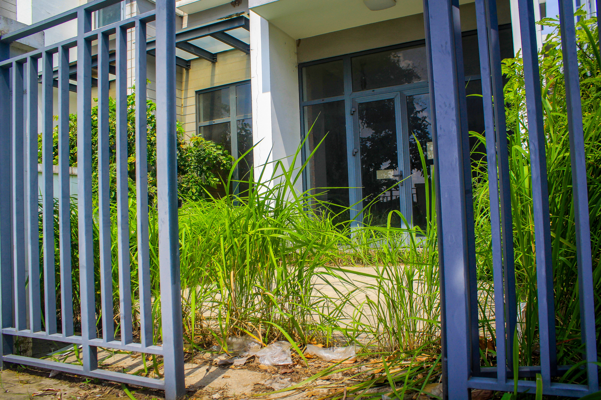 Toàn cảnh hàng chục nghìn nhà hoang, đất nền trống có thể bị đánh thuế luỹ tiến đến 10% ở TP.HCM- Ảnh 12. Toàn cảnh hàng chục nghìn nhà hoang, đất nền trống có thể bị đánh thuế luỹ tiến đến 10% ở TP.HCM- Ảnh 12.