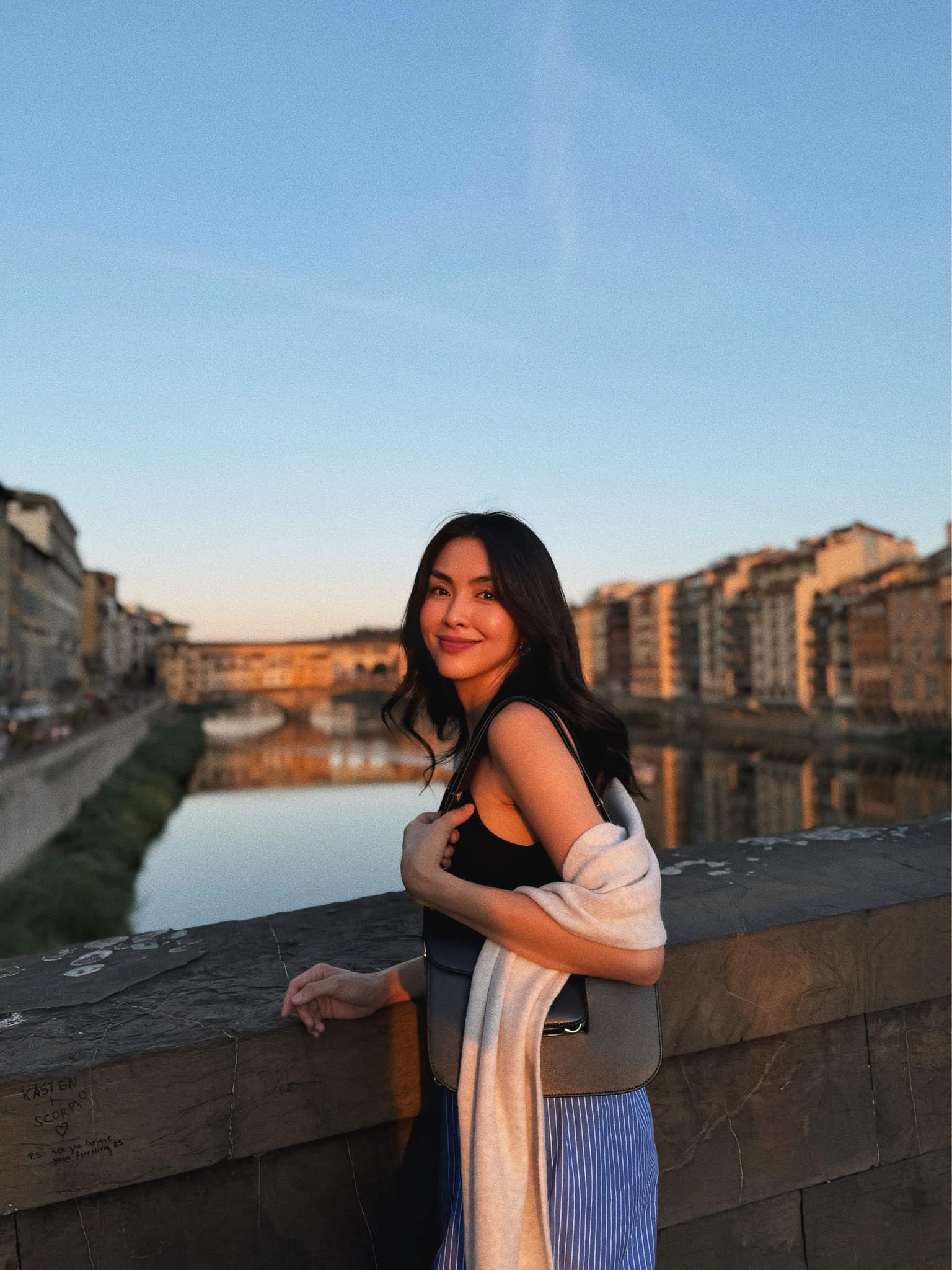 Thả dáng “sương sương”, Hà Tăng khiến netizen mê mẩn khí chất phu nhân hào môn chỉ với một chi tiết nhỏ- Ảnh 7. Thả dáng “sương sương”, Hà Tăng khiến netizen mê mẩn khí chất phu nhân hào môn chỉ với một chi tiết nhỏ- Ảnh 7.