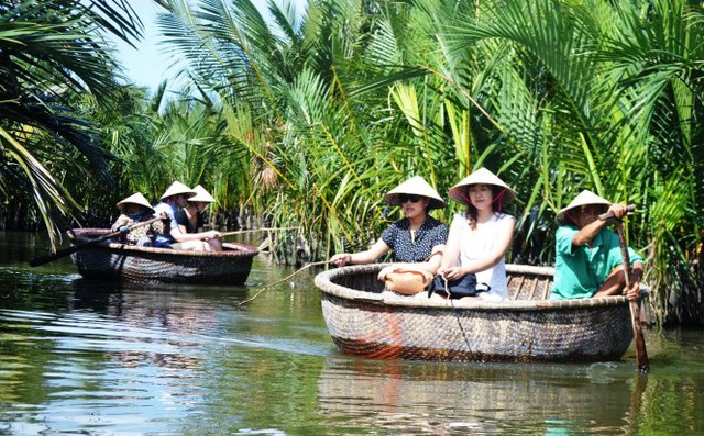Khách Tây sợ xanh mặt trước một trải nghiệm ở Hội An, nhiều người khác lại thích thú: Việt Nam là thế!- Ảnh 5. Khách Tây sợ xanh mặt trước một trải nghiệm ở Hội An, nhiều người khác lại thích thú: Việt Nam là thế!- Ảnh 5.