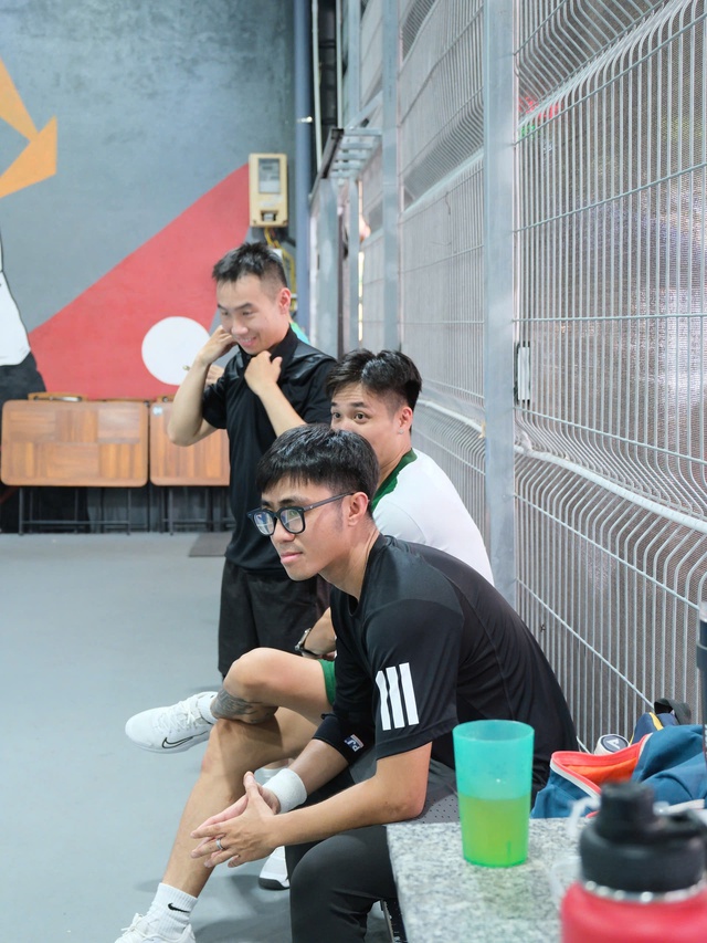 “Host social” là nghề gì mà chỉ cần "gom" đủ người ra sân Pickleball cũng kiếm được chục triệu một tháng?- Ảnh 2. “Host social” là nghề gì mà chỉ cần "gom" đủ người ra sân Pickleball cũng kiếm được chục triệu một tháng?- Ảnh 2.
