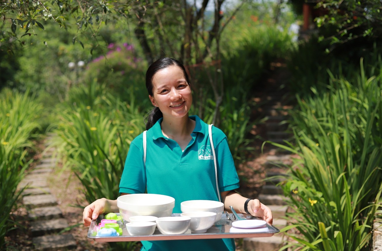 MC Minh Trang founder Làng Háo Hức gây tranh cãi về câu chuyện dạy con gái 7 tuổi bị lạnh cũng không được xin chăn trên máy bay vì... lãng phí- Ảnh 3. MC Minh Trang founder Làng Háo Hức gây tranh cãi về câu chuyện dạy con gái 7 tuổi bị lạnh cũng không được xin chăn trên máy bay vì... lãng phí- Ảnh 3.