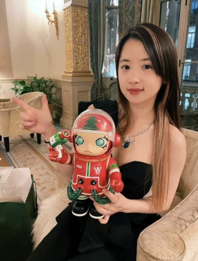 Cô gái từng bị bệnh, phải nghỉ học giữa chừng nhận giải Toán học quốc tế, có mức lương 1 triệu đô la/năm, được Đại học Oxford mời về giảng dạy- Ảnh 1. Cô gái từng bị bệnh, phải nghỉ học giữa chừng nhận giải Toán học quốc tế, có mức lương 1 triệu đô la/năm, được Đại học Oxford mời về giảng dạy- Ảnh 1.