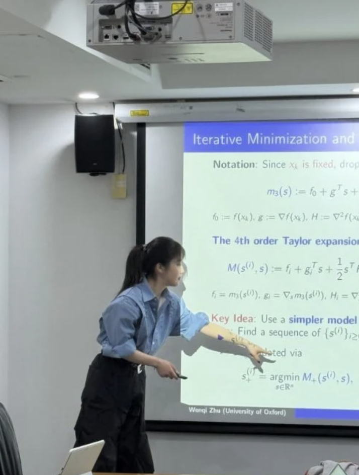 Cô gái từng bị bệnh, phải nghỉ học giữa chừng nhận giải Toán học quốc tế, có mức lương 1 triệu đô la/năm, được Đại học Oxford mời về giảng dạy- Ảnh 2. Cô gái từng bị bệnh, phải nghỉ học giữa chừng nhận giải Toán học quốc tế, có mức lương 1 triệu đô la/năm, được Đại học Oxford mời về giảng dạy- Ảnh 2.