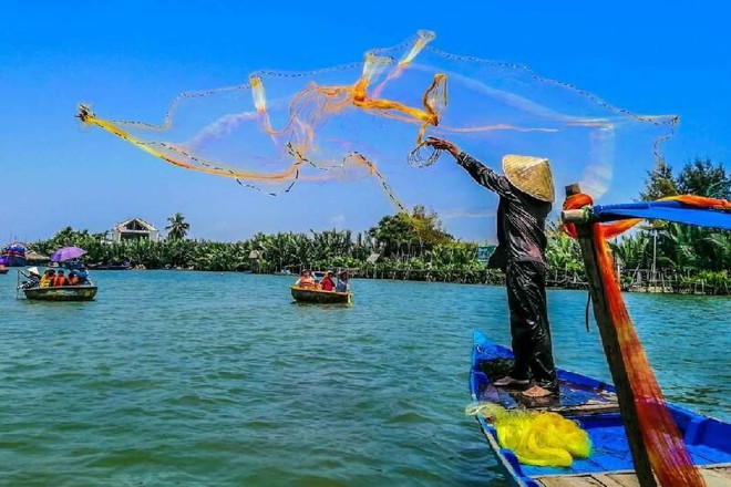 Khách Tây sợ xanh mặt trước một trải nghiệm ở Hội An, nhiều người khác lại thích thú: Việt Nam là thế!- Ảnh 6. Khách Tây sợ xanh mặt trước một trải nghiệm ở Hội An, nhiều người khác lại thích thú: Việt Nam là thế!- Ảnh 6.