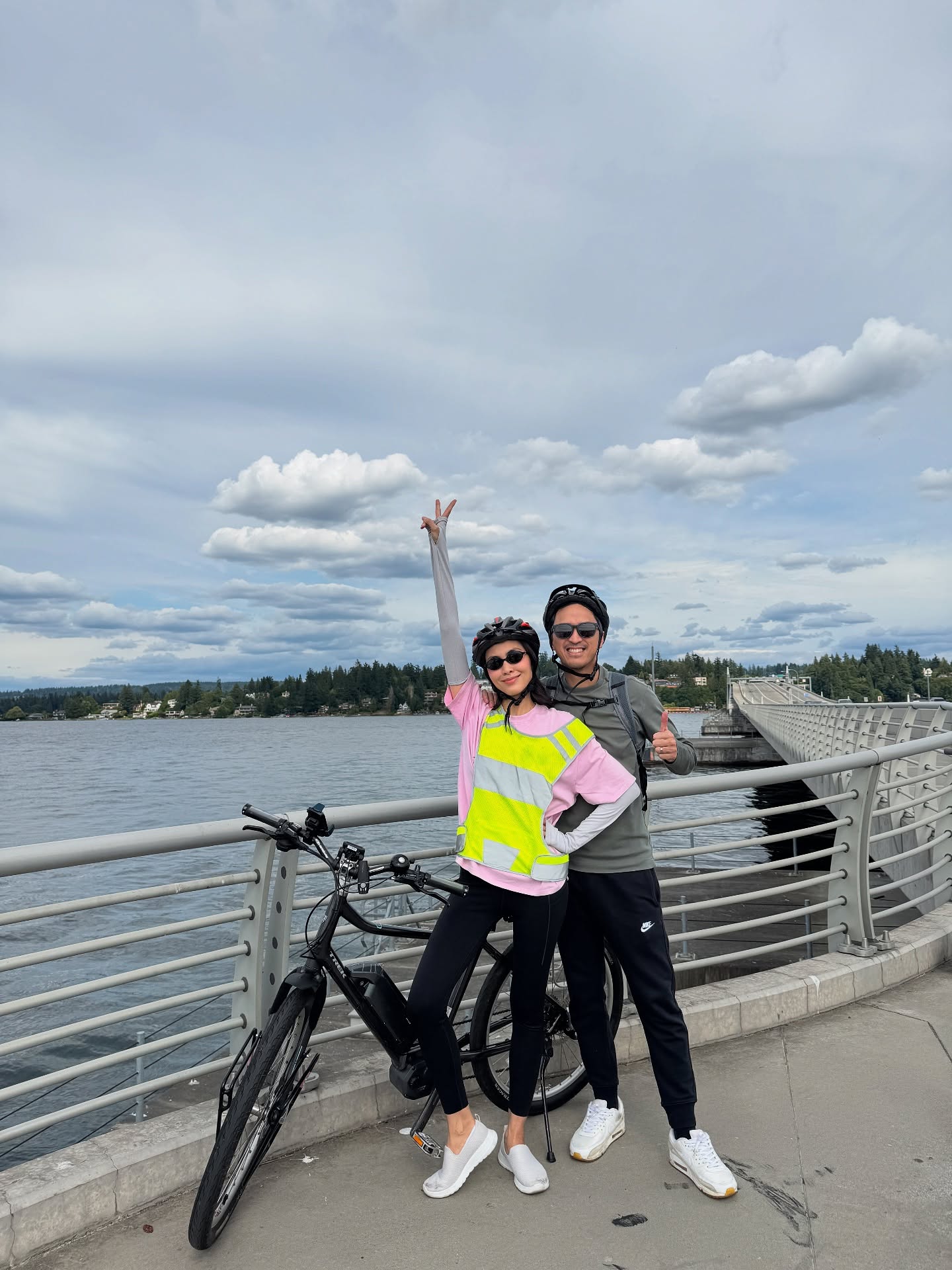 Nghỉ hè chuẩn "phong cách thượng lưu" của vợ chồng Tăng Thanh Hà: Đưa các con qua Mỹ du ngoạn, đạp xe thư thái giữa công viên "triệu đô"- Ảnh 1.