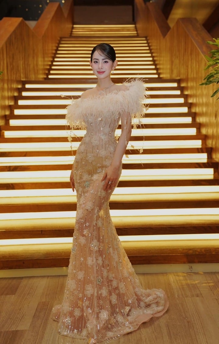 Nhan sắc của 'Kim Tae Hee Việt Nam' vừa trở thành nàng dâu hào môn- Ảnh 6.