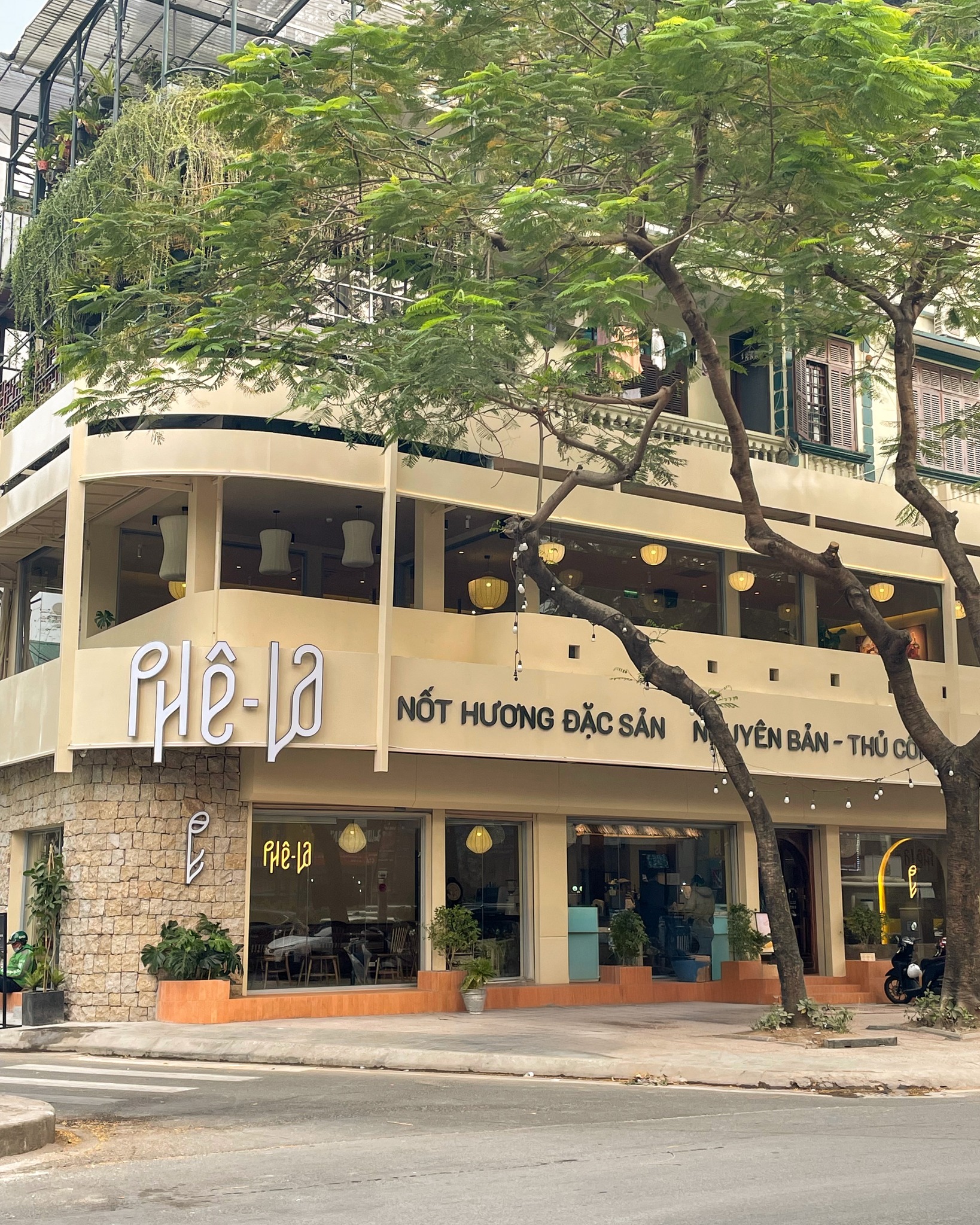 Mải bán đơn online, Phê La không thiết tha phục vụ khách ngồi tại chỗ nữa?- Ảnh 1. Mải bán đơn online, Phê La không thiết tha phục vụ khách ngồi tại chỗ nữa?- Ảnh 1.