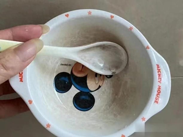 5 dụng cụ nhà bếp này nằm trong "danh sách đen"! Đừng ngần ngại vứt chúng đi- Ảnh 4. 5 dụng cụ nhà bếp này nằm trong "danh sách đen"! Đừng ngần ngại vứt chúng đi- Ảnh 4.