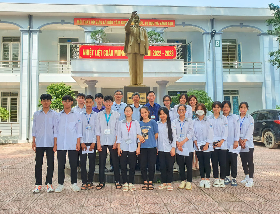Lý giải việc nhiều trường THPT ở Hà Nội 10 điểm đã trúng tuyển- Ảnh 3. Lý giải việc nhiều trường THPT ở Hà Nội 10 điểm đã trúng tuyển- Ảnh 3.