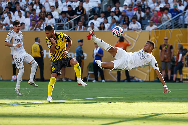 Mbappe ăn mừng đầy xúc động tưởng nhớ Diogo Jota khi lập siêu phẩm giúp Real thắng nghẹt thở Dortmund ở FIFA Club World Cup- Ảnh 4. Mbappe ăn mừng đầy xúc động tưởng nhớ Diogo Jota khi lập siêu phẩm giúp Real thắng nghẹt thở Dortmund ở FIFA Club World Cup- Ảnh 4.