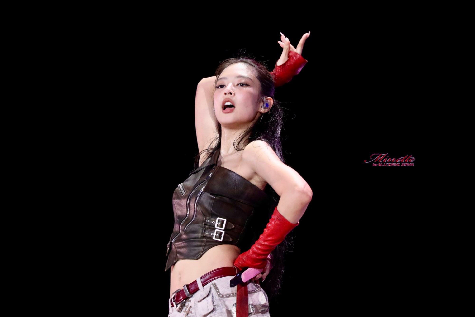 Muốn có dáng đẹp, eo thon như Jennie (BLACKPINK), tập ngay 2 môn thể thao này nhé!- Ảnh 9. Muốn có dáng đẹp, eo thon như Jennie (BLACKPINK), tập ngay 2 môn thể thao này nhé!- Ảnh 9.
