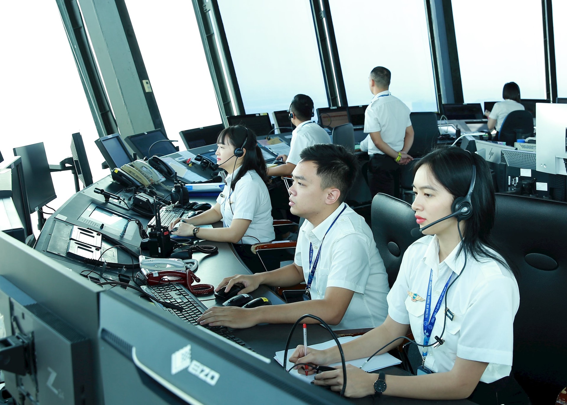 Doanh nghiệp thu phí các chuyến bay qua bầu trời Việt Nam báo lãi nghìn tỷ- Ảnh 1. Doanh nghiệp thu phí các chuyến bay qua bầu trời Việt Nam báo lãi nghìn tỷ- Ảnh 1.