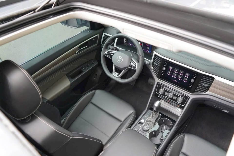 VW Teramont hạ giá kỷ lục còn 1,788 tỷ đồng: Là bản Limited nhiều 'option' xịn, tăng cạnh tranh trước Palisade, làm khó Explorer- Ảnh 12. VW Teramont hạ giá kỷ lục còn 1,788 tỷ đồng: Là bản Limited nhiều 'option' xịn, tăng cạnh tranh trước Palisade, làm khó Explorer- Ảnh 12.