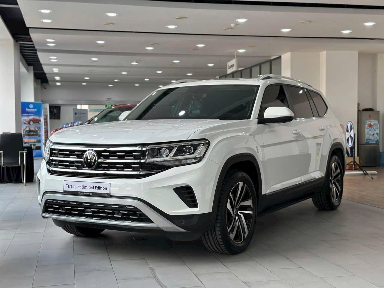 VW Teramont hạ giá kỷ lục còn 1,788 tỷ đồng: Là bản Limited nhiều 'option' xịn, tăng cạnh tranh trước Palisade, làm khó Explorer- Ảnh 1. VW Teramont hạ giá kỷ lục còn 1,788 tỷ đồng: Là bản Limited nhiều 'option' xịn, tăng cạnh tranh trước Palisade, làm khó Explorer- Ảnh 1.