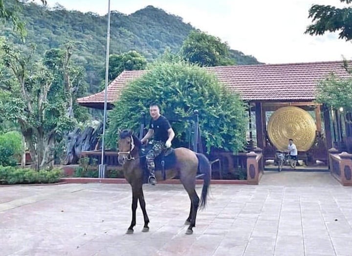 Vi 'ngộ' – từ kẻ có bệnh án tâm thần đến ông trùm thế giới ngầm- Ảnh 2. Vi 'ngộ' – từ kẻ có bệnh án tâm thần đến ông trùm thế giới ngầm- Ảnh 2.