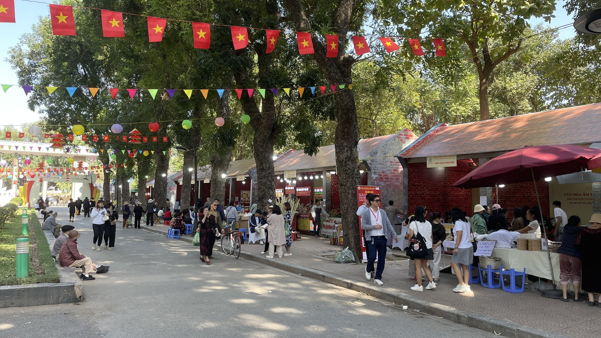 Nửa đầu năm, Việt Nam đón gần 11 triệu lượt khách quốc tế- Ảnh 1. Nửa đầu năm, Việt Nam đón gần 11 triệu lượt khách quốc tế- Ảnh 1.