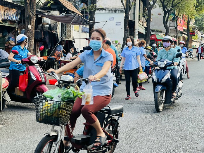 Tiền lương thấp, công nhân trì hoãn kết hôn và sinh con- Ảnh 1. Tiền lương thấp, công nhân trì hoãn kết hôn và sinh con- Ảnh 1.