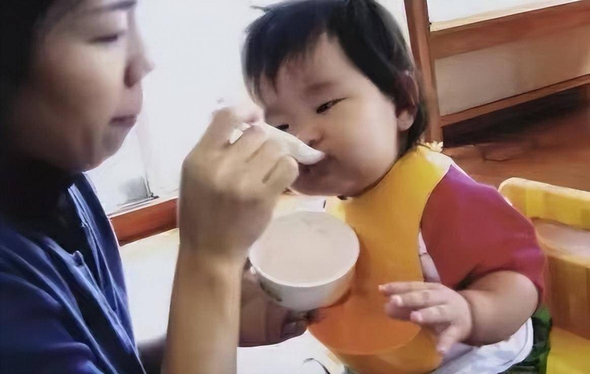 Mẹ ung thư ép con gái 4 tuổi học nấu ăn, 17 năm sau, cuộc sống của cô bé giờ ra sao?- Ảnh 4. Mẹ ung thư ép con gái 4 tuổi học nấu ăn, 17 năm sau, cuộc sống của cô bé giờ ra sao?- Ảnh 4.