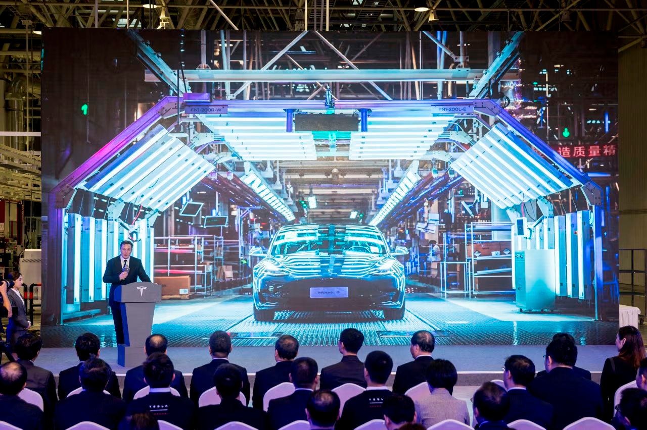 Elon Musk hết giá trị tại Trung Quốc, thị phần Tesla giảm thê thảm, đi vào vết xe đổ của Apple: Thiên tài công nghệ cũng phải chịu thua trước người đặt luật chơi- Ảnh 1. Elon Musk hết giá trị tại Trung Quốc, thị phần Tesla giảm thê thảm, đi vào vết xe đổ của Apple: Thiên tài công nghệ cũng phải chịu thua trước người đặt luật chơi- Ảnh 1.