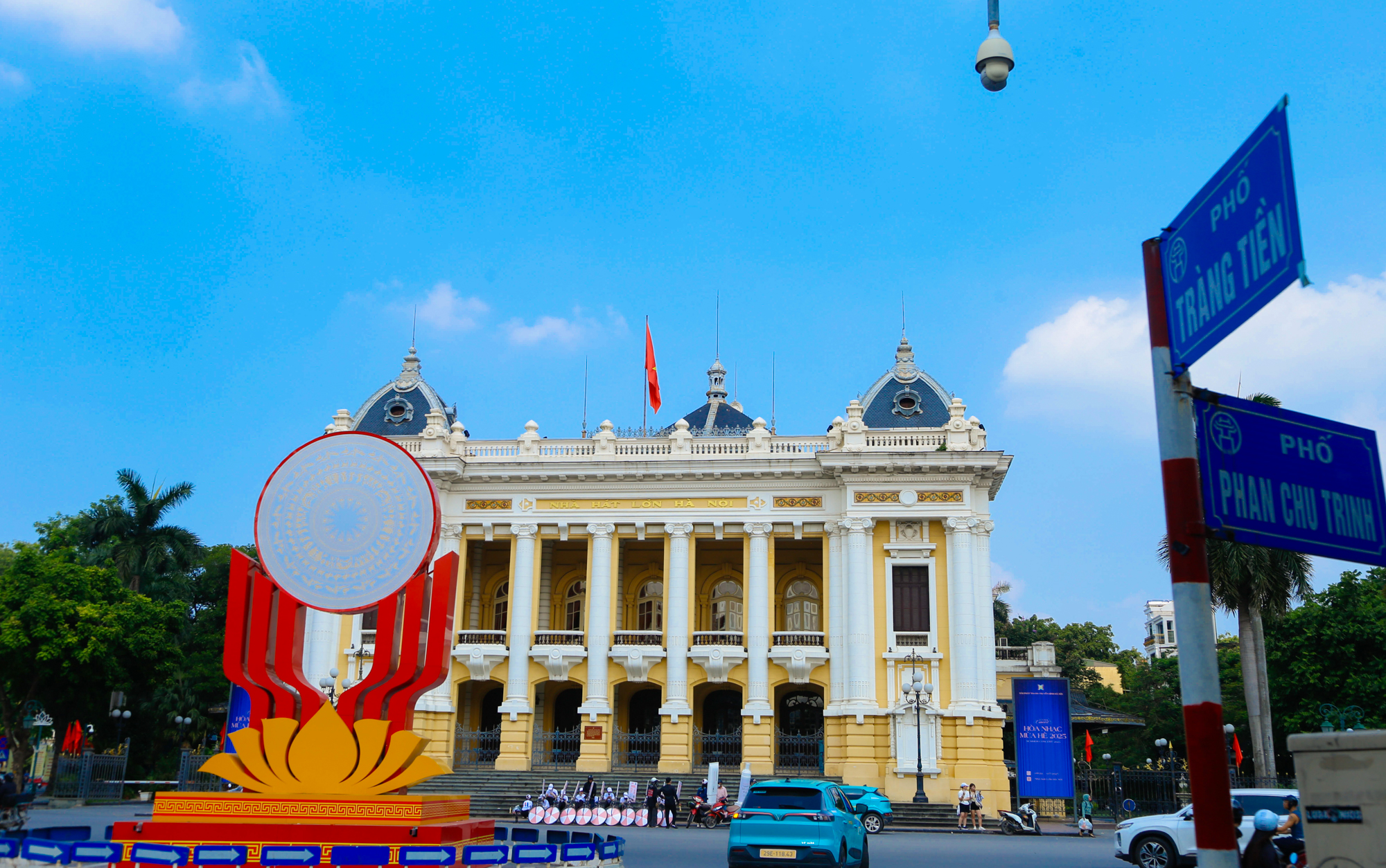 Phường nhỏ nhất Hà Nội nhưng được 3 ngân hàng lớn chọn mặt đặt trụ sở, tổng vốn hoá lên đến 20 tỷ USD- Ảnh 3. Phường nhỏ nhất Hà Nội nhưng được 3 ngân hàng lớn chọn mặt đặt trụ sở, tổng vốn hoá lên đến 20 tỷ USD- Ảnh 3.