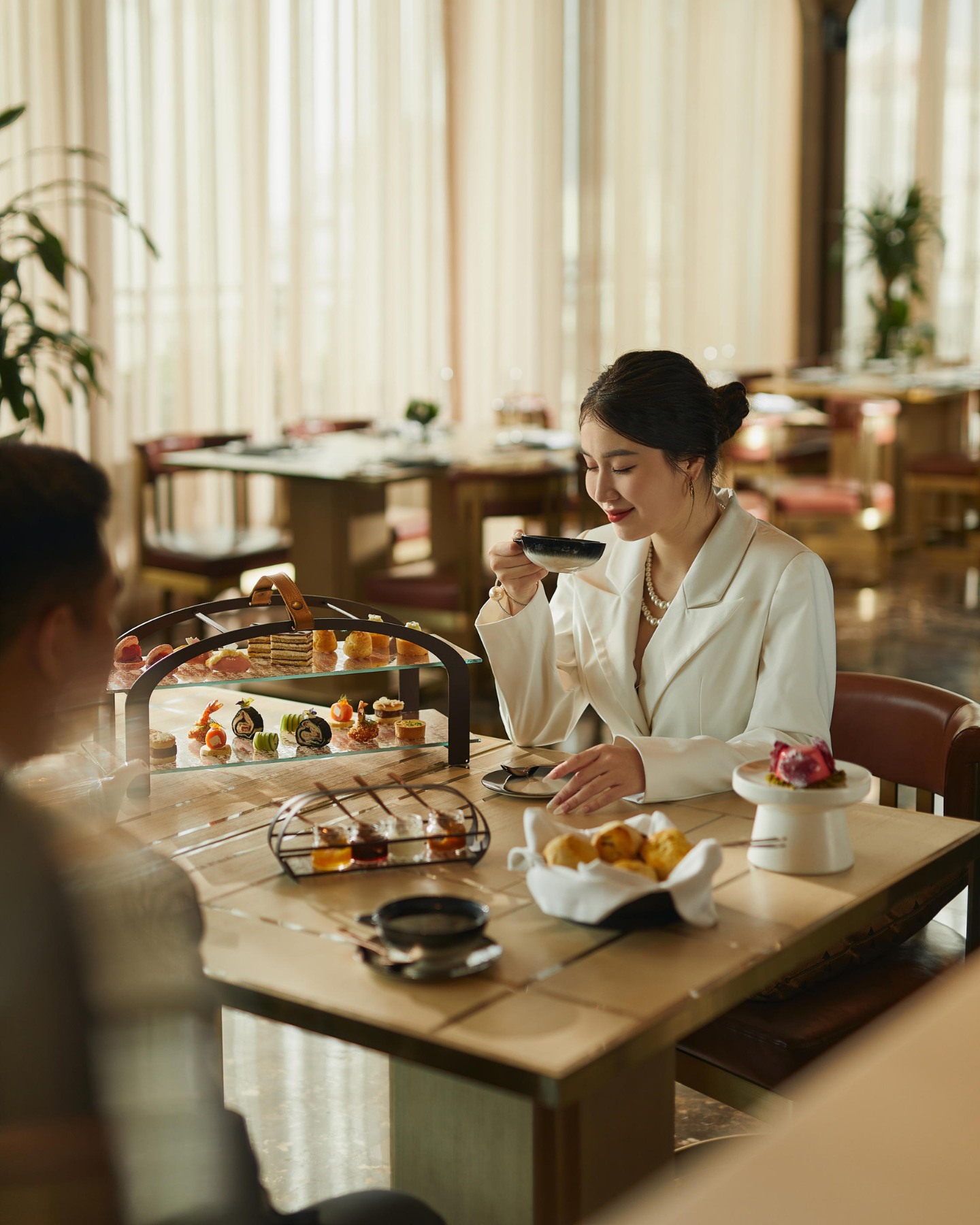 Khách Việt bị cắt hết quyền lợi và phải “trả giá” chỉ vì đặt thừa người ở khách sạn.- Ảnh 5. Khách Việt bị cắt hết quyền lợi và phải “trả giá” chỉ vì đặt thừa người ở khách sạn.- Ảnh 5.