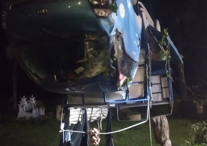 'Hôi vải' trên xe tải gặp nạn: Nhiều người chuyển tiền cho tài xế- Ảnh 2.