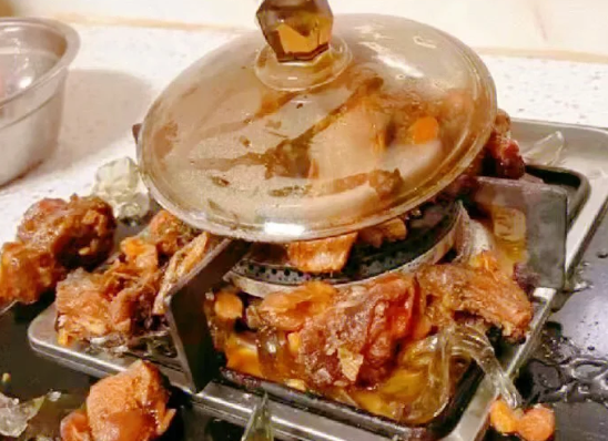 Kiểm tra ngay: Hầu như nhà nào cũng có 5 loại nồi này, đừng dùng chúng nữa!- Ảnh 5. Kiểm tra ngay: Hầu như nhà nào cũng có 5 loại nồi này, đừng dùng chúng nữa!- Ảnh 5.