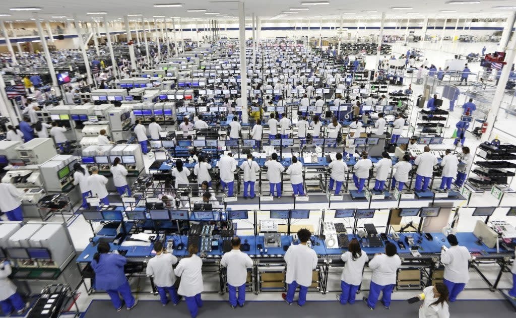 Ông Trump thúc Apple sản xuất điện thoại tại Mỹ nhưng thất bại ê chề của Google 12 năm trước vẫn gây ám ảnh làng công nghệ: Khi Made-in-America không chỉ cần lòng yêu nước- Ảnh 1. Ông Trump thúc Apple sản xuất điện thoại tại Mỹ nhưng thất bại ê chề của Google 12 năm trước vẫn gây ám ảnh làng công nghệ: Khi Made-in-America không chỉ cần lòng yêu nước- Ảnh 1.