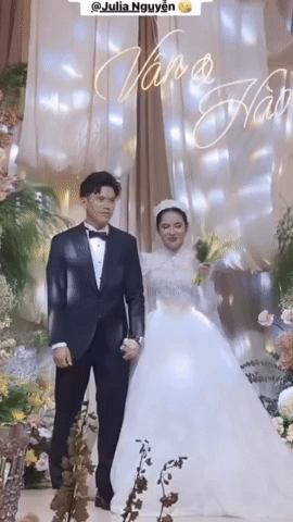 Trung vệ ĐT Việt Nam cưới mẹ đơn thân Quảng Ninh, nàng WAG 3 lần sinh nở vóc dáng vẫn nuột nà, visual sáng bừng- Ảnh 2. Trung vệ ĐT Việt Nam cưới mẹ đơn thân Quảng Ninh, nàng WAG 3 lần sinh nở vóc dáng vẫn nuột nà, visual sáng bừng- Ảnh 2.