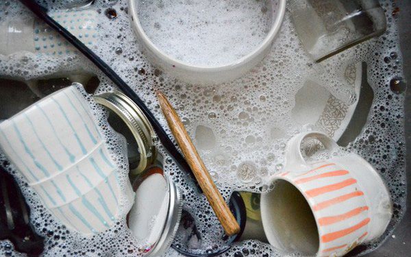 Khi rửa bát đĩa, hãy làm theo cách này để sạch hết hóa chất: Đừng vội vàng để rồi Khi rửa bát đĩa, hãy làm theo cách này để sạch hết hóa chất: Đừng vội vàng để rồi