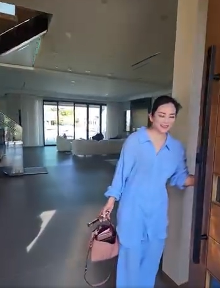 Nữ nghệ sĩ choáng trước biệt thự 78 tỷ, du thuyền riêng của đồng nghiệp: "Ở đây phải sống đến 100 tuổi"- Ảnh 1. Nữ nghệ sĩ choáng trước biệt thự 78 tỷ, du thuyền riêng của đồng nghiệp: "Ở đây phải sống đến 100 tuổi"- Ảnh 1.