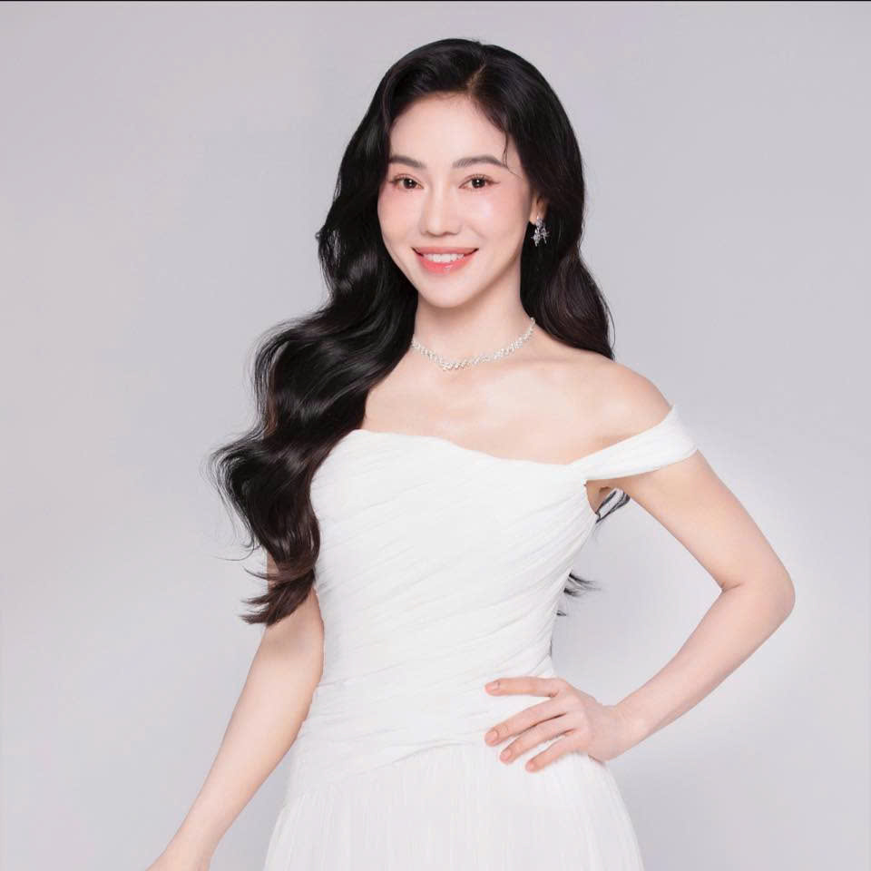 Hệ sinh thái doanh nghiệp của CEO Phạm Kim Dung - ‘bà trùm’ đứng sau Miss Grand Vietnam- Ảnh 1. Hệ sinh thái doanh nghiệp của CEO Phạm Kim Dung - ‘bà trùm’ đứng sau Miss Grand Vietnam- Ảnh 1.