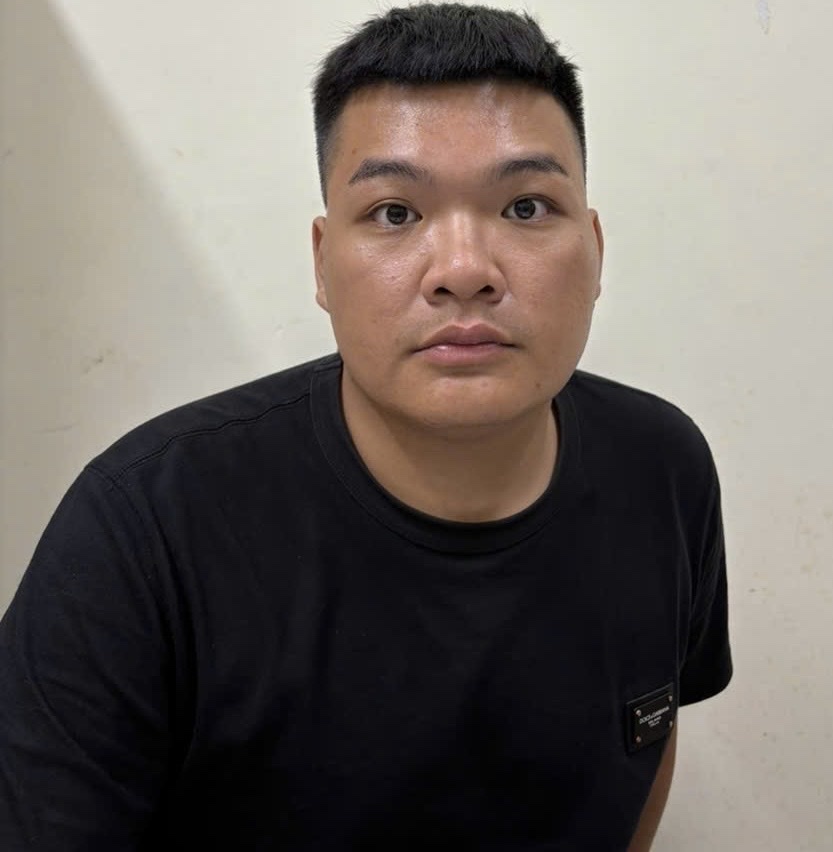 Bắt Ngô Đăng Phong - kẻ cướp tiệm vàng phố Núi Trúc- Ảnh 2. Bắt Ngô Đăng Phong - kẻ cướp tiệm vàng phố Núi Trúc- Ảnh 2.