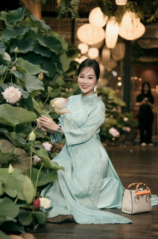 Dàn sao Việt hội tụ giữa vườn thơ của Cao Minh Tiến, xao xuyến với show thời trang trong vườn sen đẹp mộng mị- Ảnh 2. Dàn sao Việt hội tụ giữa vườn thơ của Cao Minh Tiến, xao xuyến với show thời trang trong vườn sen đẹp mộng mị- Ảnh 2.