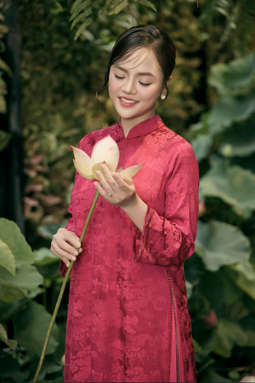 Dàn sao Việt hội tụ giữa vườn thơ của Cao Minh Tiến, xao xuyến với show thời trang trong vườn sen đẹp mộng mị- Ảnh 4. Dàn sao Việt hội tụ giữa vườn thơ của Cao Minh Tiến, xao xuyến với show thời trang trong vườn sen đẹp mộng mị- Ảnh 4.