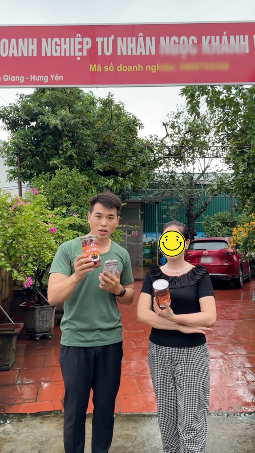 Lê Anh Nuôi đính chính về khô heo cháy tỏi vướng “thị phi”- Ảnh 1. Lê Anh Nuôi đính chính về khô heo cháy tỏi vướng “thị phi”- Ảnh 1.
