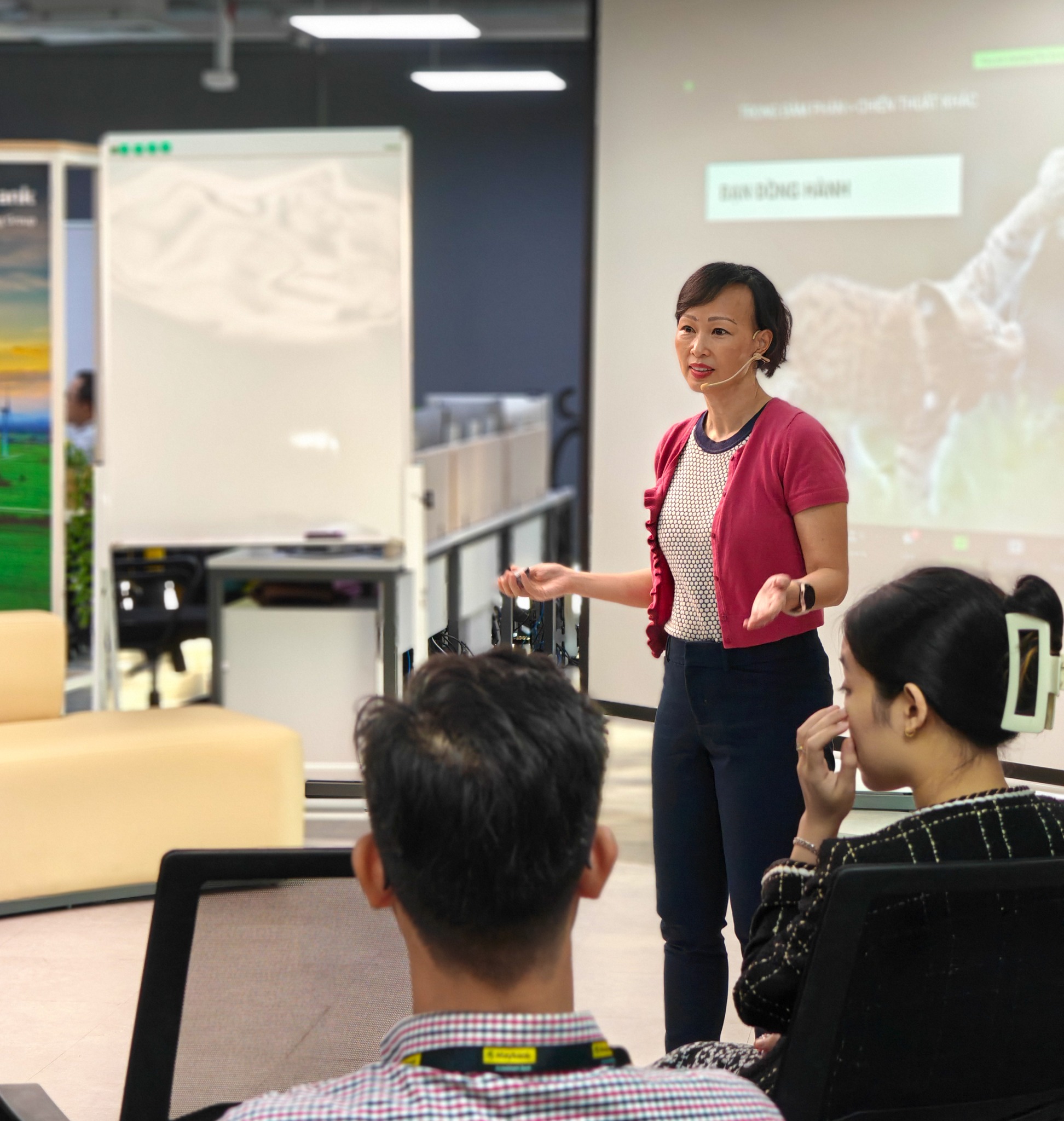 3 năm kể từ lần cuối ngồi ghế nóng Shark Tank Việt Nam, Shark Linh giờ ra sao: Mở công ty bán khóa học AI, lập kênh Youtube với nhiều nội dung 'chữa lành'- Ảnh 1. 3 năm kể từ lần cuối ngồi ghế nóng Shark Tank Việt Nam, Shark Linh giờ ra sao: Mở công ty bán khóa học AI, lập kênh Youtube với nhiều nội dung 'chữa lành'- Ảnh 1.