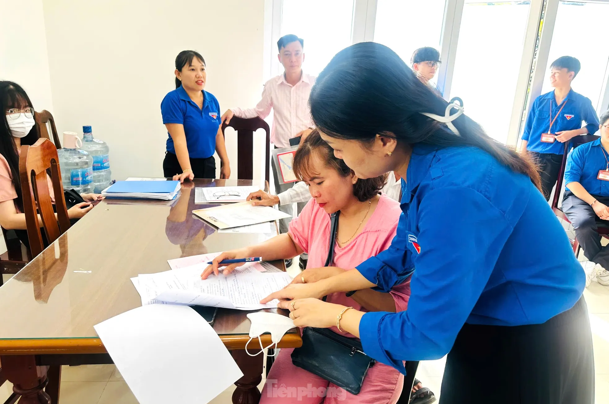 Ngày đi làm thủ tục đất đai ở phường- Ảnh 13.