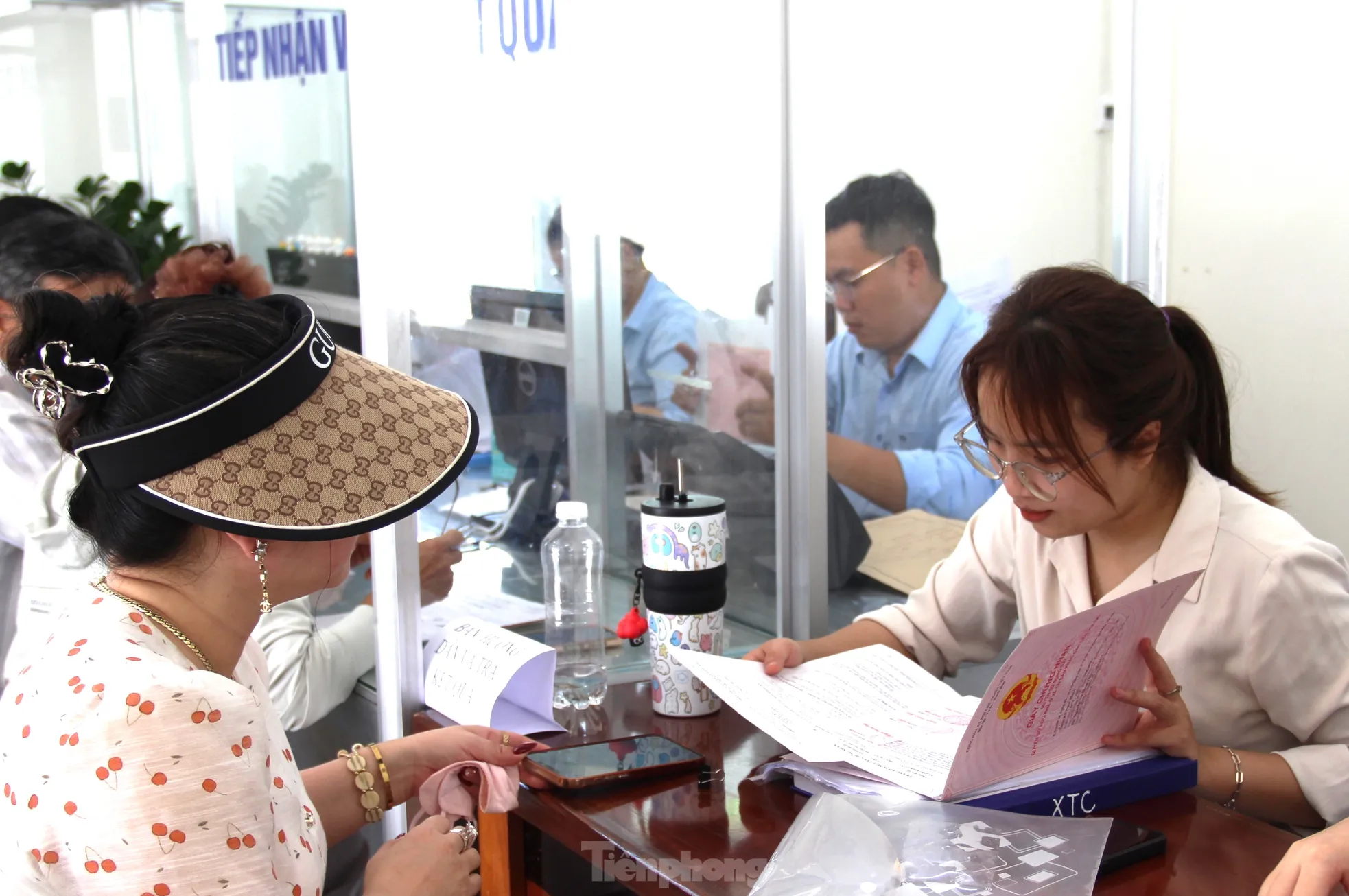 Ngày đi làm thủ tục đất đai ở phường- Ảnh 5.