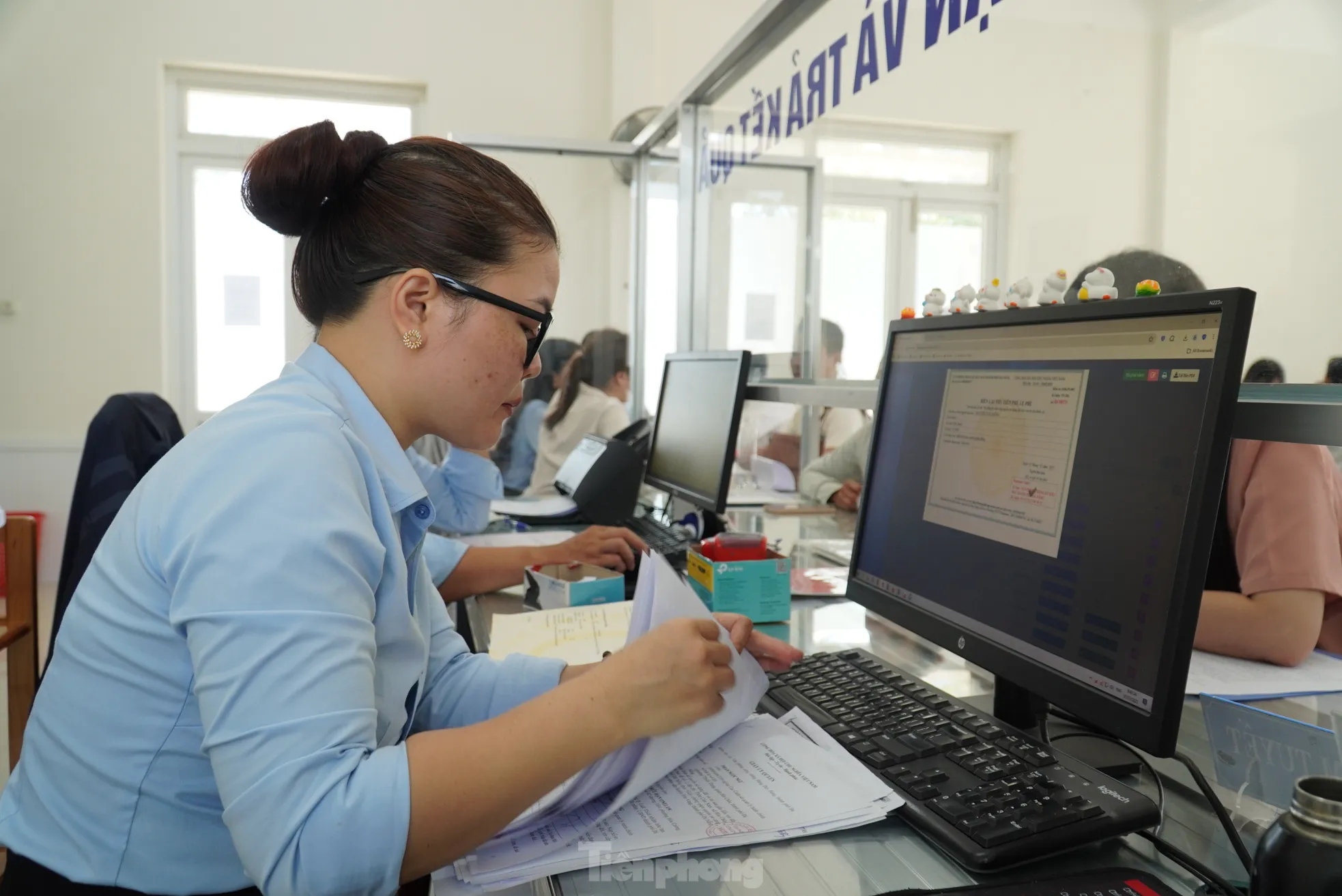 Ngày đi làm thủ tục đất đai ở phường- Ảnh 10.