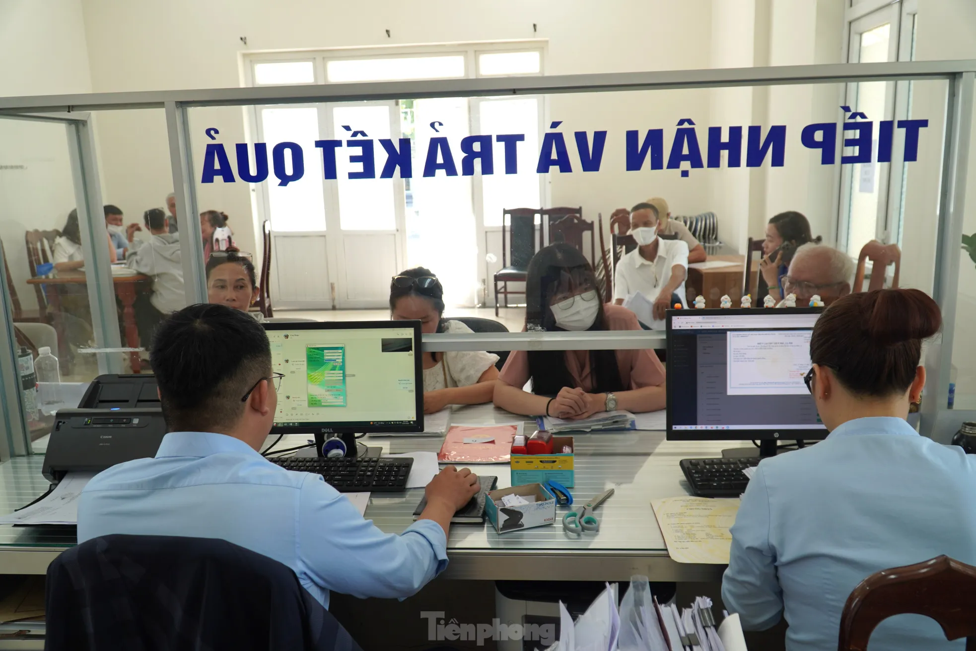 Ngày đi làm thủ tục đất đai ở phường- Ảnh 7.
