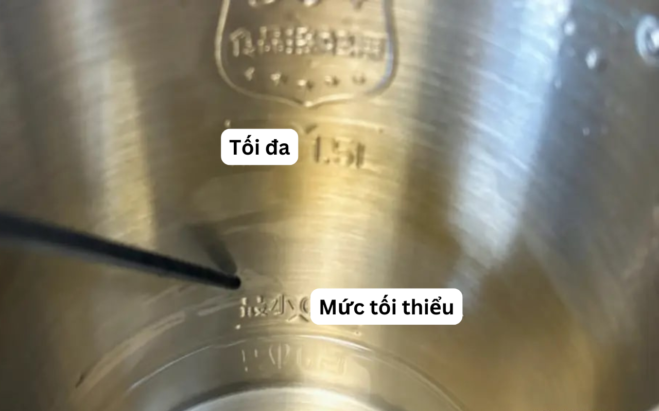 Cảnh báo 5 sai lầm tai hại khi dùng ấm siêu tốc: Số 4 nhiều người mắc, bác sĩ khuyên phải sửa gấp- Ảnh 1. Cảnh báo 5 sai lầm tai hại khi dùng ấm siêu tốc: Số 4 nhiều người mắc, bác sĩ khuyên phải sửa gấp- Ảnh 1.