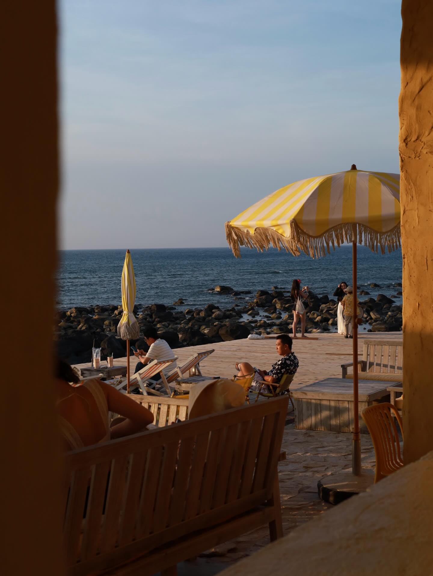 Khách Việt tốn 2 tiếng đồng ngồi tàu bị “sóng dập tả tơi” chỉ để đổi lại khung cảnh “tuyệt đối điện ảnh” này- Ảnh 16.