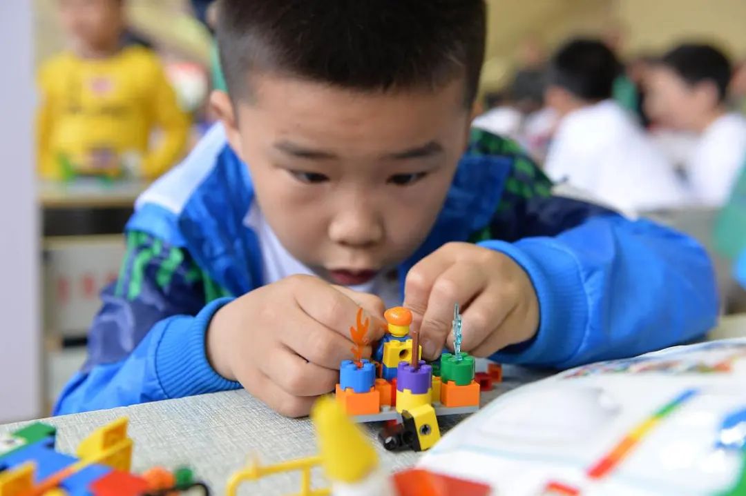 Nhìn thấy đứa trẻ chăm chỉ đừng vội khen, học sinh giỏi thật sự có 4 ĐẶC ĐIỂM sau, chăm chỉ không phải điều tiên quyết!- Ảnh 3.