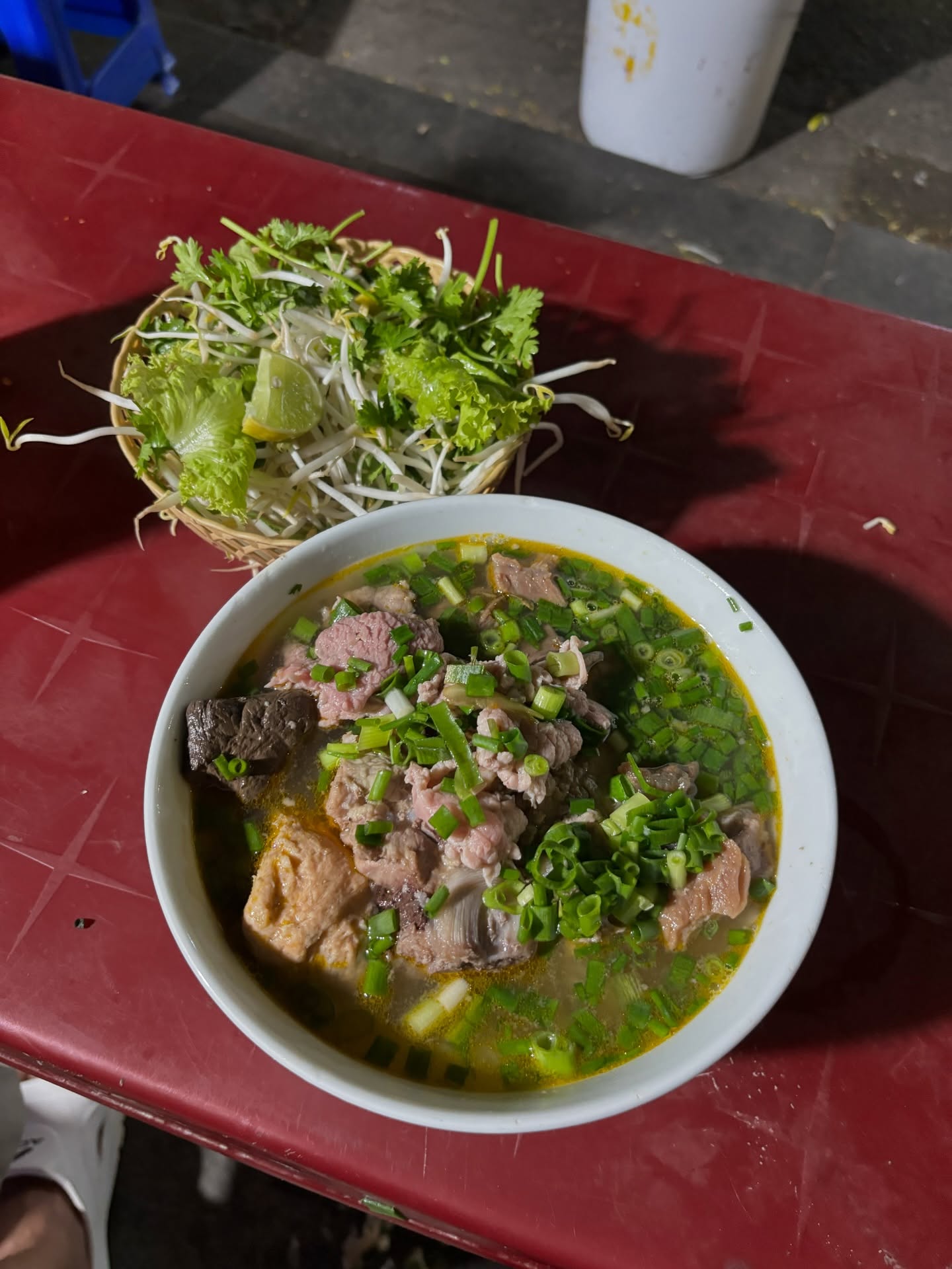 Đi ăn “Di sản văn hóa phi vật thể Quốc Gia” ở 5 địa điểm chuẩn gu dân bản địa, topping đặc biệt chỉ ở Huế mới có- Ảnh 10. Đi ăn “Di sản văn hóa phi vật thể Quốc Gia” ở 5 địa điểm chuẩn gu dân bản địa, topping đặc biệt chỉ ở Huế mới có- Ảnh 10.
