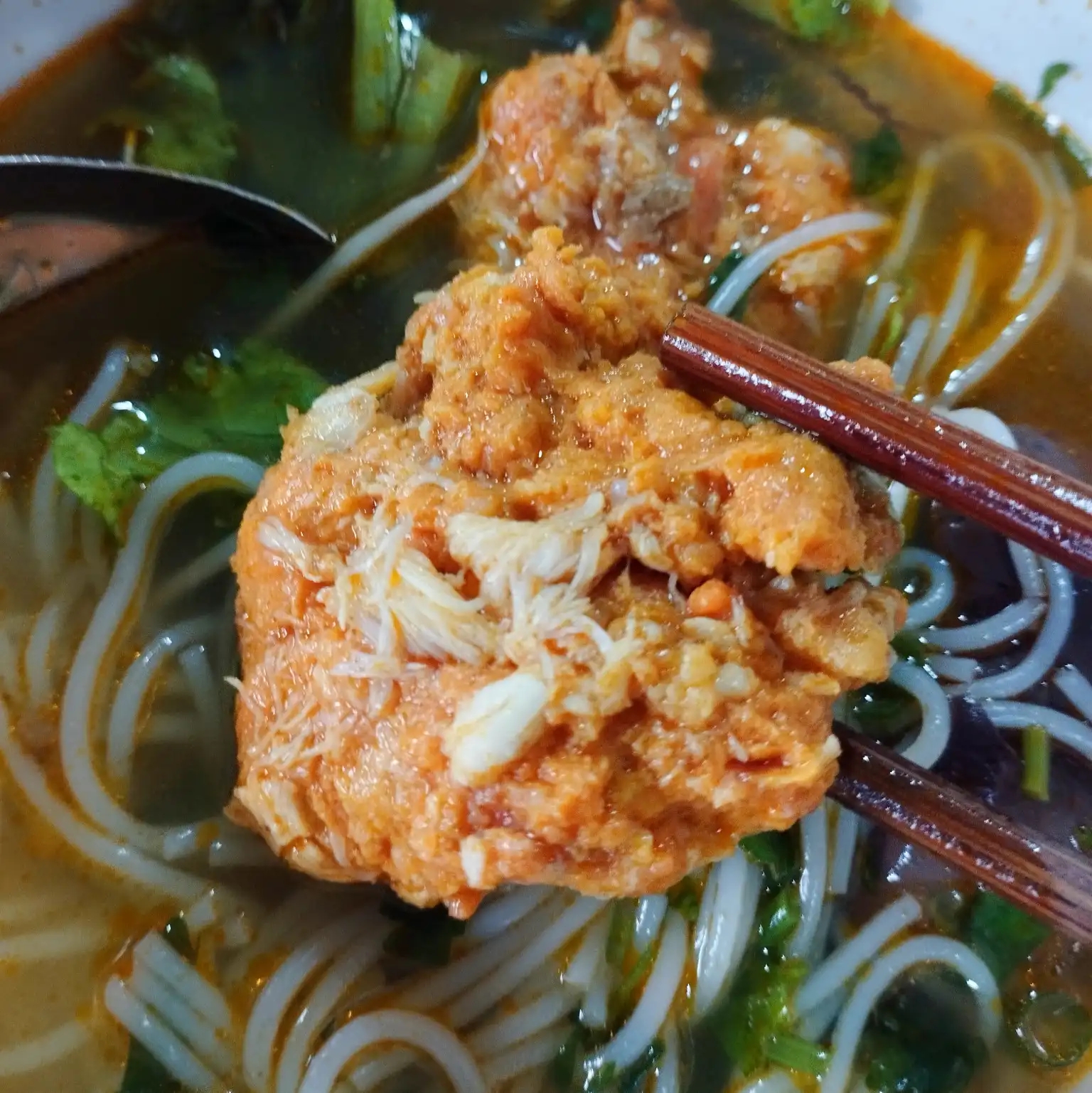 Đi ăn “Di sản văn hóa phi vật thể Quốc Gia” ở 5 địa điểm chuẩn gu dân bản địa, topping đặc biệt chỉ ở Huế mới có- Ảnh 6. Đi ăn “Di sản văn hóa phi vật thể Quốc Gia” ở 5 địa điểm chuẩn gu dân bản địa, topping đặc biệt chỉ ở Huế mới có- Ảnh 6.