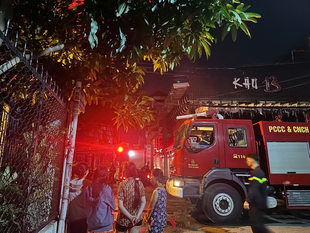 Tiết lộ nguyên nhân vụ cháy chung cư Độc Lập khiến 6 người lớn, 2 trẻ em tử vong thương tâm- Ảnh 4. Tiết lộ nguyên nhân vụ cháy chung cư Độc Lập khiến 6 người lớn, 2 trẻ em tử vong thương tâm- Ảnh 4.